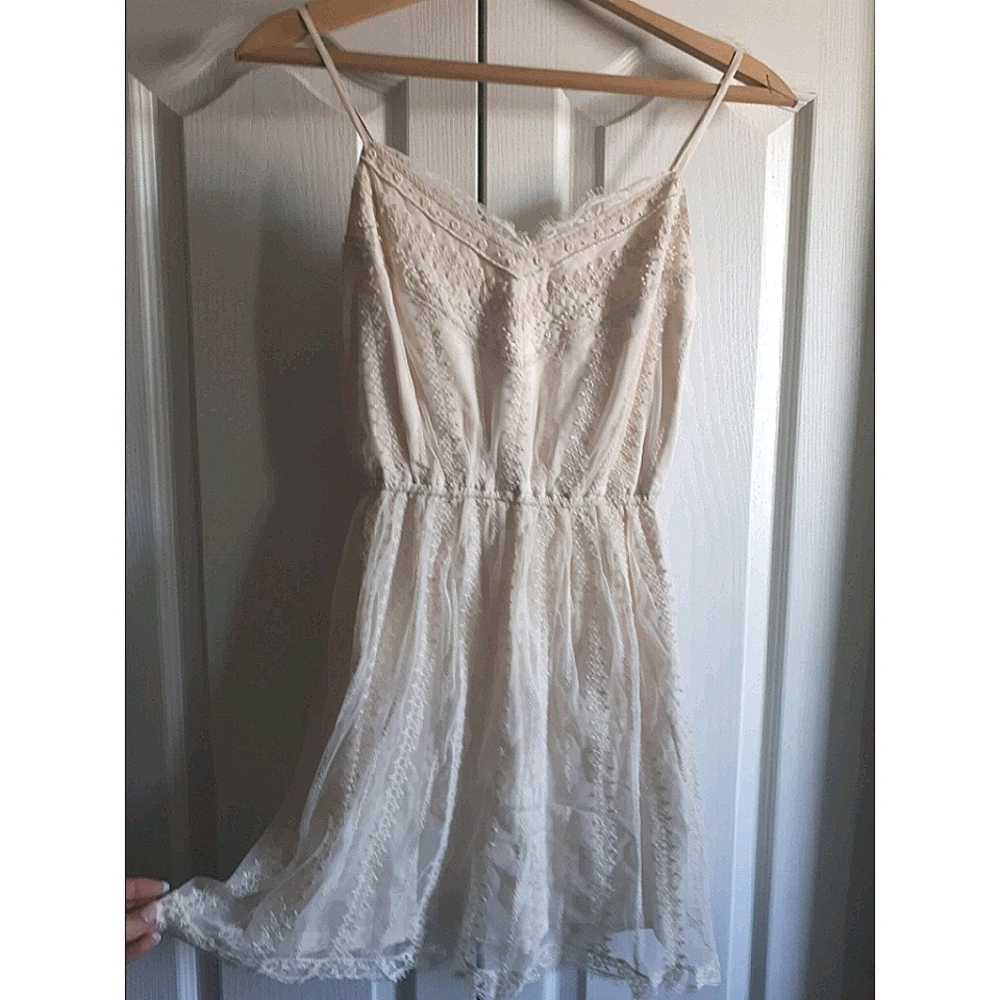 ⚪A&F Lace dress⚪